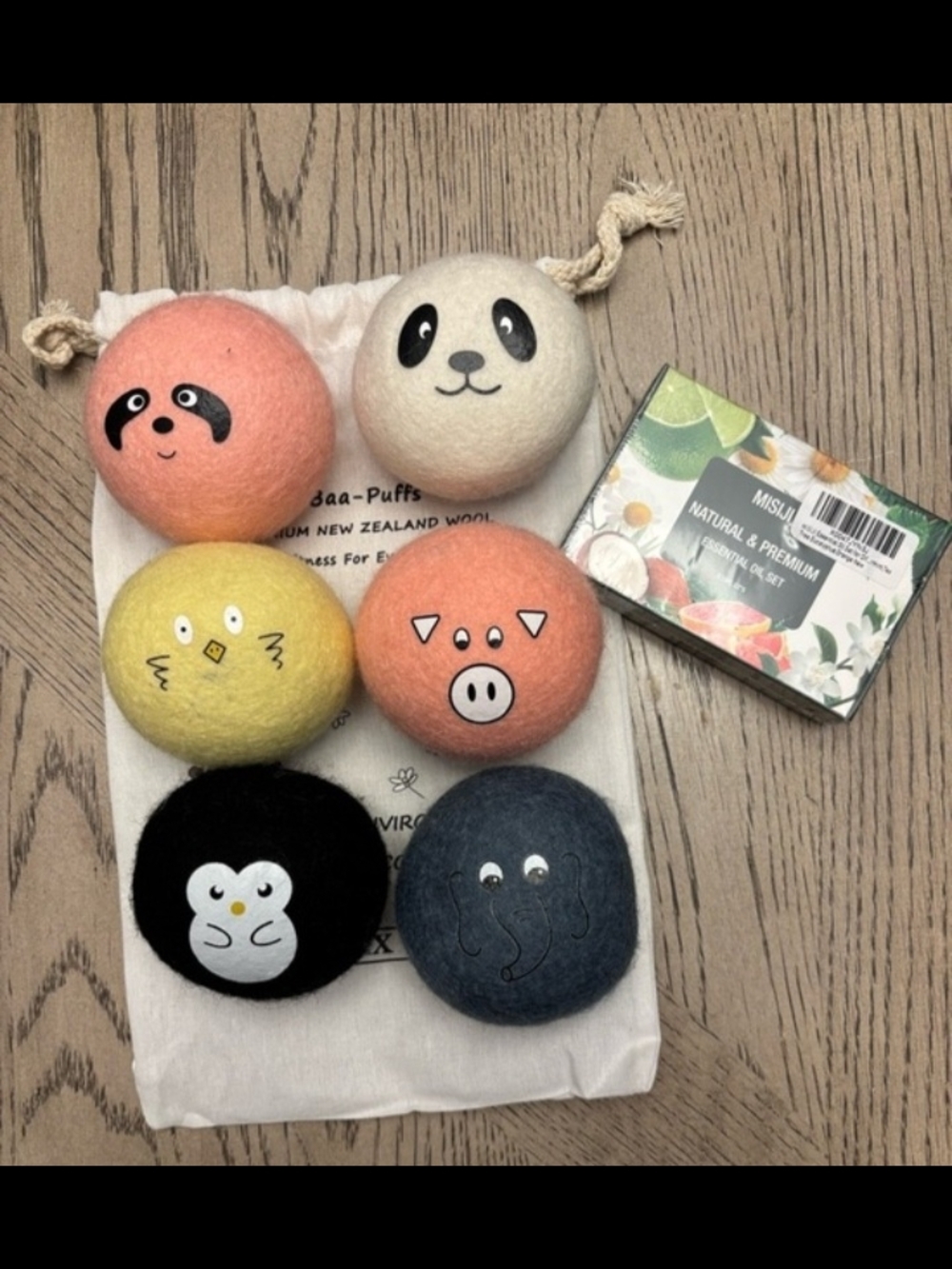 Wool Dryer Balls Set + Essential Oils